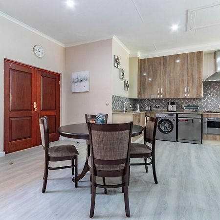 Rsa Lodge Беноні Екстер'єр фото