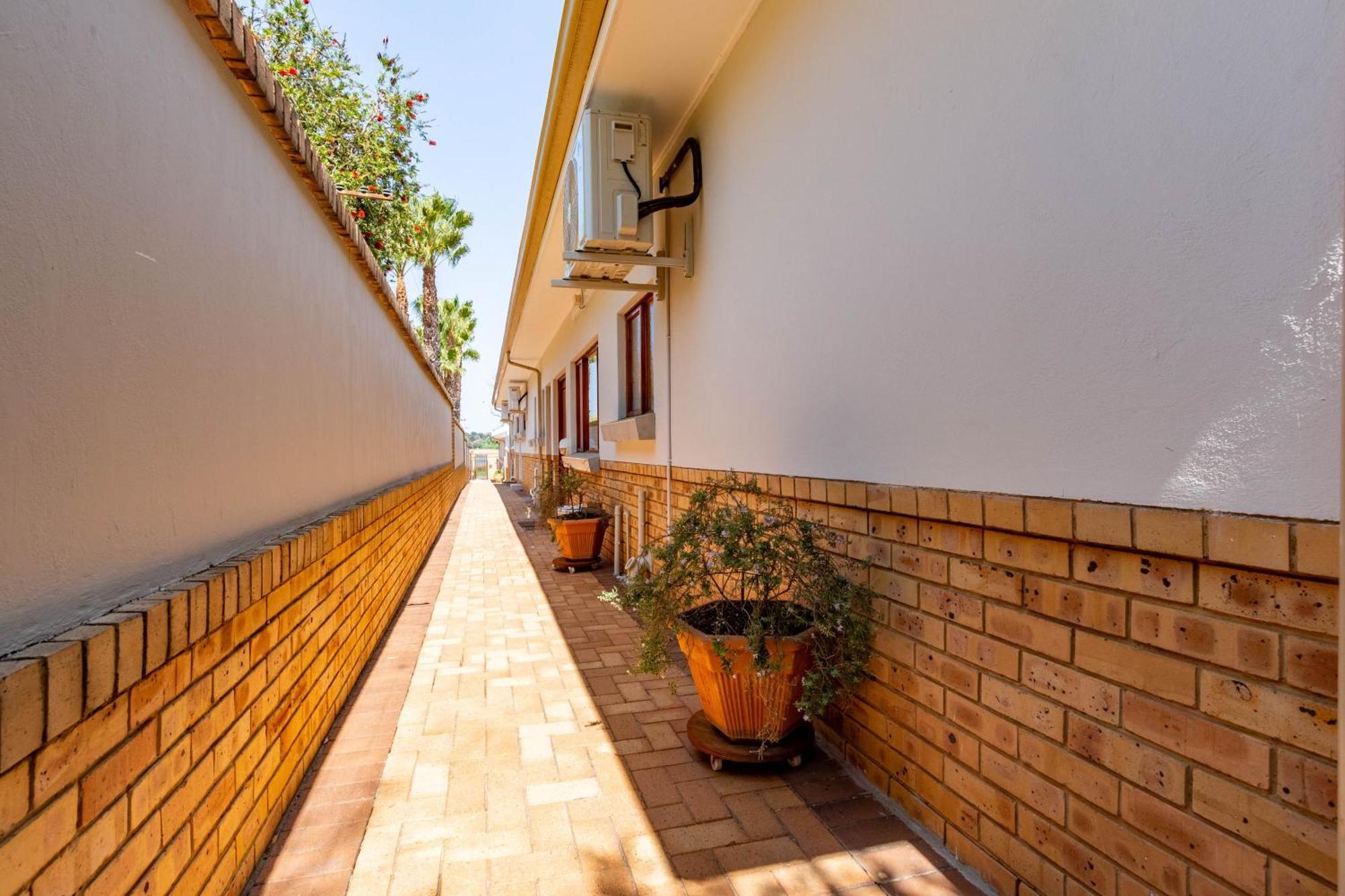 Rsa Lodge Беноні Екстер'єр фото